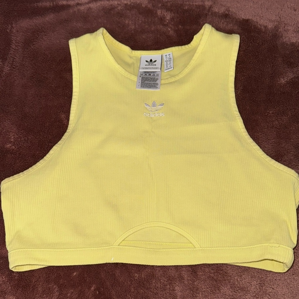 Adidas crop top 🔥🔥🔥🔥🔥